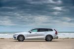 Volvo V60 D4 Momemtum 2018 года (UK)